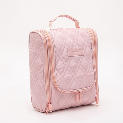 Ces sacs sont parfaits pour organiser votre maquillage et vos articles de soin.