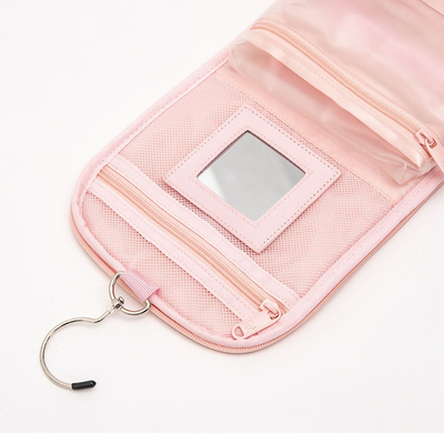 Ces sacs sont parfaits pour organiser votre maquillage et vos articles de soin.