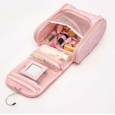 Ces sacs sont parfaits pour organiser votre maquillage et vos articles de soin.