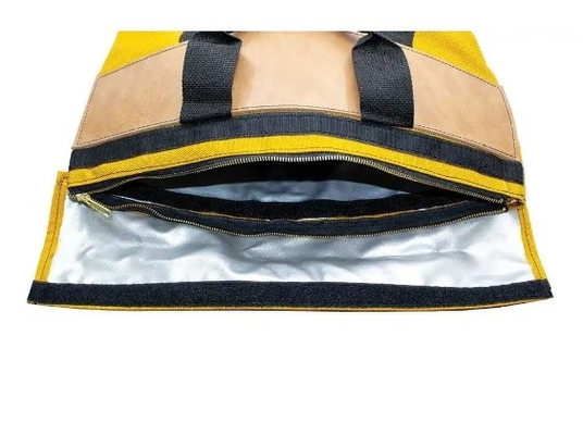 Sac de messagerie résistant au feu Fait sur commande Avec la garniture en peau de tuff, le fond carré, des poignées palmées durables et un verrou intégré, c'est sûrement un produit précieux dans chaque bureau, salle de courrier ou entrepôt!