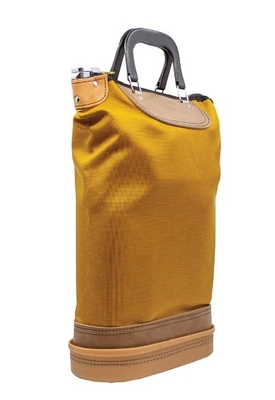 Fermeture de sacs à lettres avec poignées Avec la peau de tuff garniture, fond dur moulé, poignées palmées durables et construit dans le verrouillement, il est certainement un produit apprécié dans tous les bureaux, salles de courrier ou entrepôt