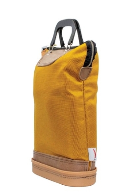 Fermeture de sacs à lettres avec poignées Avec la peau de tuff garniture, fond dur moulé, poignées palmées durables et construit dans le verrouillement, il est certainement un produit apprécié dans tous les bureaux, salles de courrier ou entrepôt