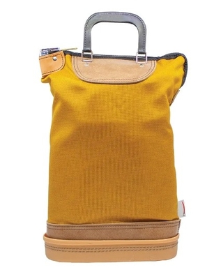 Fermeture de sacs à lettres avec poignées Avec la peau de tuff garniture, fond dur moulé, poignées palmées durables et construit dans le verrouillement, il est certainement un produit apprécié dans tous les bureaux, salles de courrier ou entrepôt
