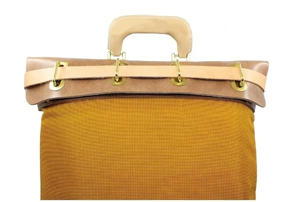 Règlement de verrouillage de sécurité Sac à lettres avec poignées avec poignées est construit avec 1350 denier panier de tissage balistique or ou 1000 denier qui sont résistants à l'eau