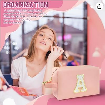 Trousse de Maquillage Initiale Personnalisée avec Poignée, Trousse de Maquillage Preppy avec Poche Intérieure Zippée, Fille de 8 9 10 11 12 13 14 Ans, Cadeaux de Fin d'Études pour Adolescentes Femmes Enseignantes