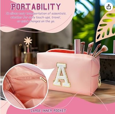 Trousse de Maquillage Initiale Personnalisée avec Poignée, Trousse de Maquillage Preppy avec Poche Intérieure Zippée, Fille de 8 9 10 11 12 13 14 Ans, Cadeaux de Fin d'Études pour Adolescentes Femmes Enseignantes